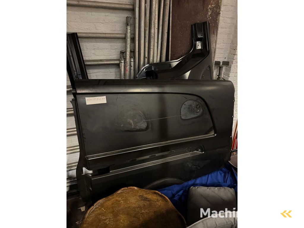 Mercedes - Batch of spare parts - lorries - Passenger cars