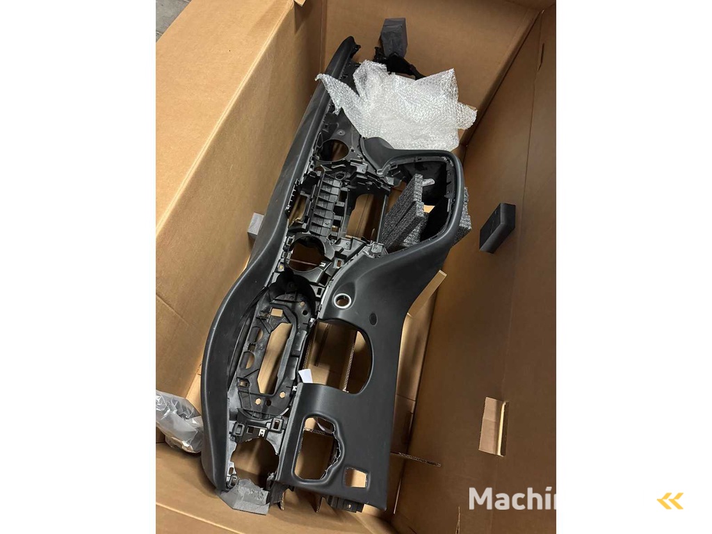 Mercedes - Batch of spare parts - lorries - Passenger cars