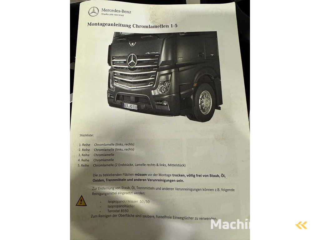 Mercedes - Batch of spare parts - lorries - Passenger cars