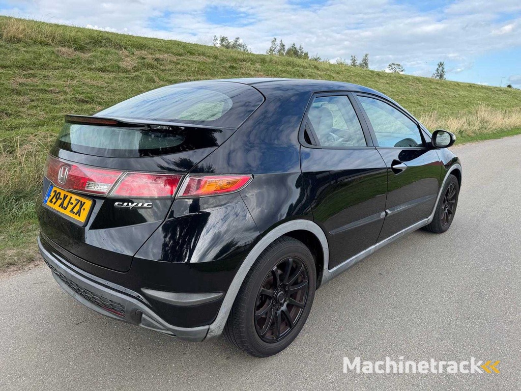 Honda  Civic  1.4 Sport  29-XJ-ZX