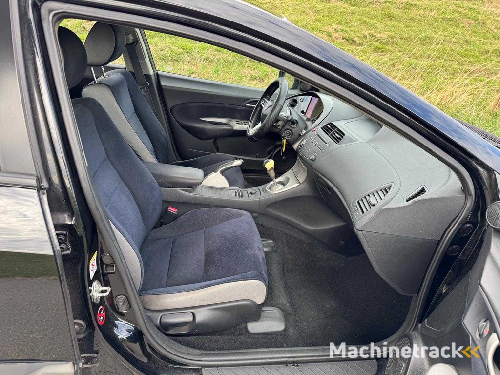 Honda  Civic  1.4 Sport  29-XJ-ZX