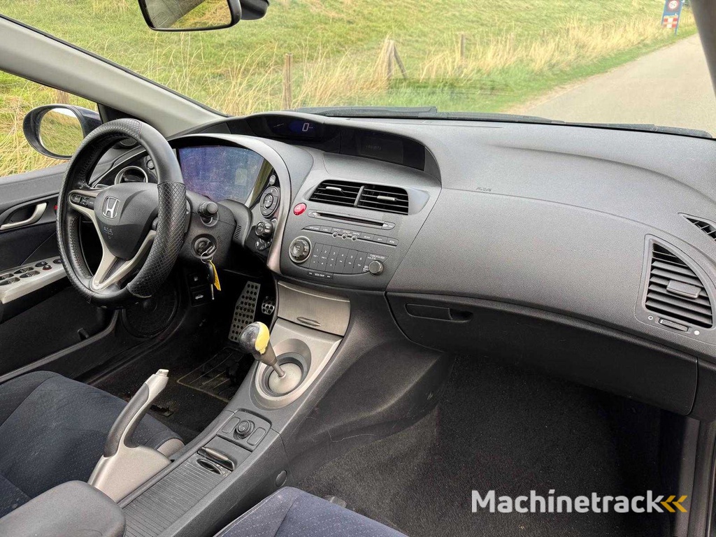 Honda  Civic  1.4 Sport  29-XJ-ZX