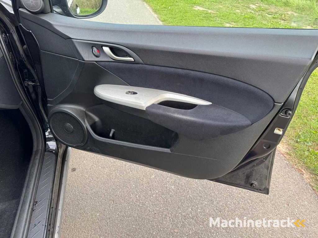 Honda  Civic  1.4 Sport  29-XJ-ZX