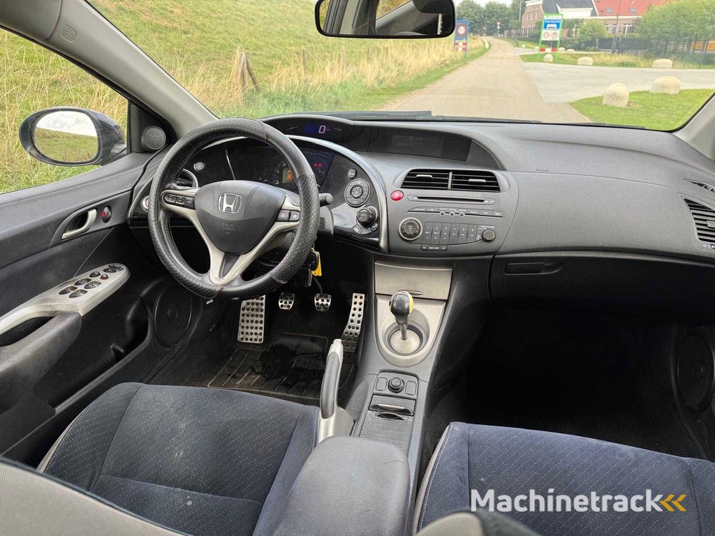 Honda  Civic  1.4 Sport  29-XJ-ZX
