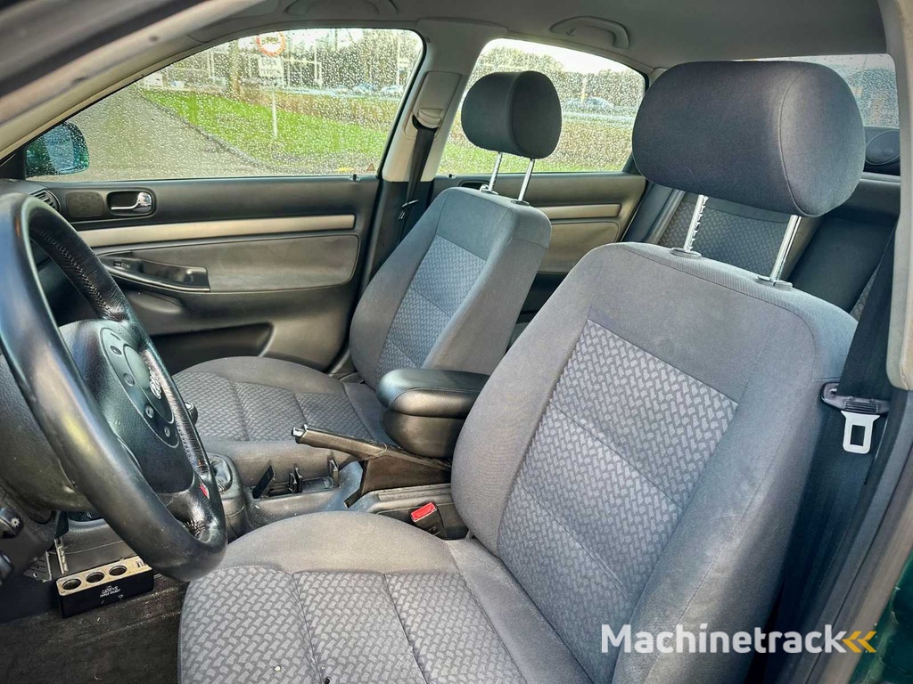 Audi A4 Limousine 1.6 C Advance, TG-FL-92