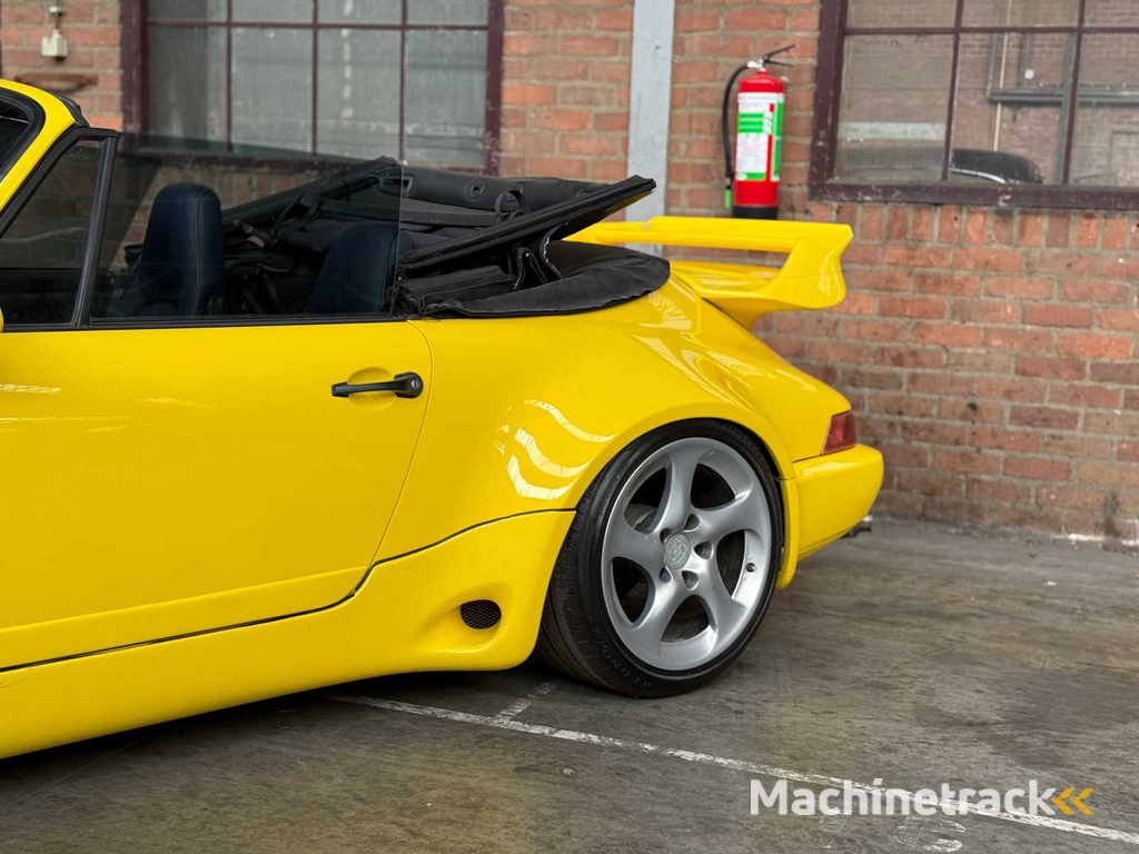 Porsche 911 964 Carrera Cabrio 250pk 1992 Youngtimer