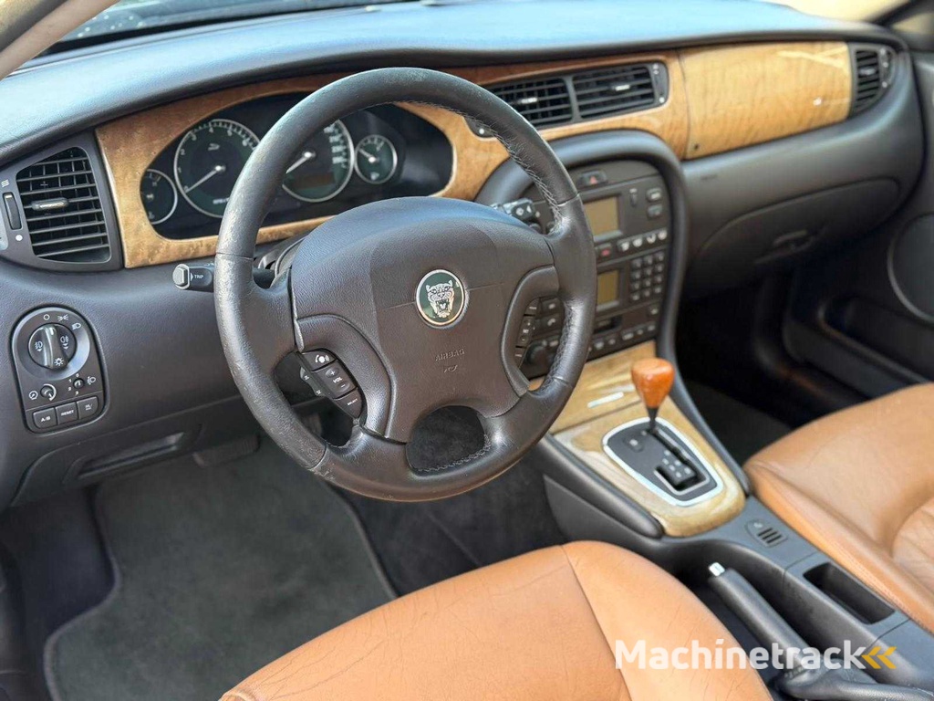 Jaguar X-type 2.5 V6 72-HL-KZ