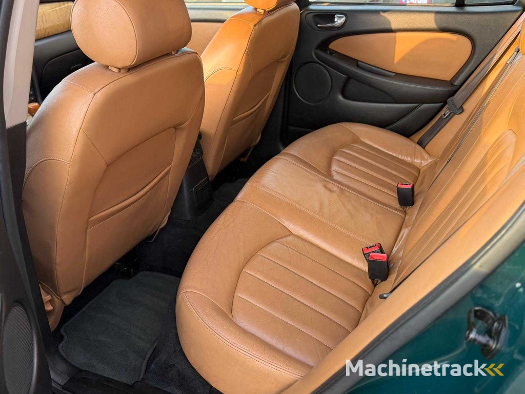 Jaguar X-type 2.5 V6 72-HL-KZ