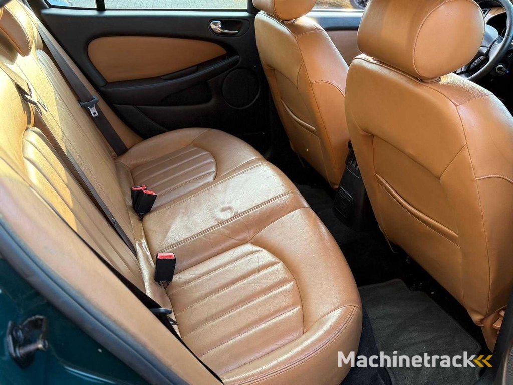 Jaguar X-type 2.5 V6 72-HL-KZ