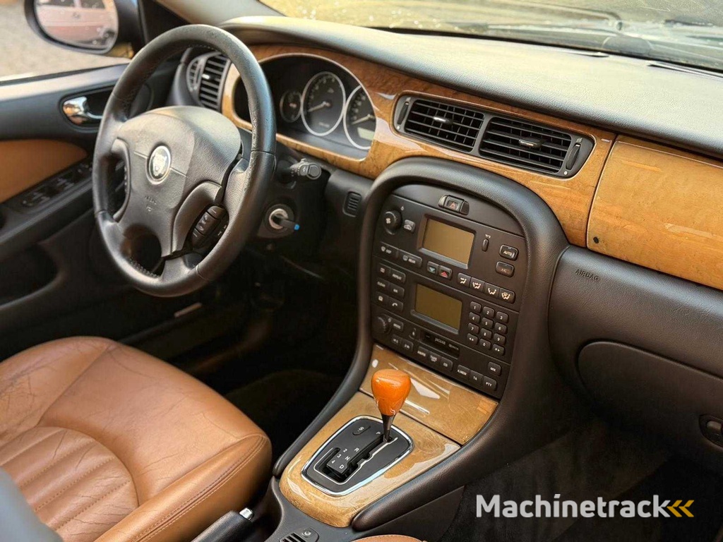 Jaguar X-type 2.5 V6 72-HL-KZ
