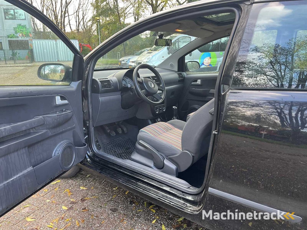Volkswagen Fox 1.2 Trendline, 79-RZ-LR