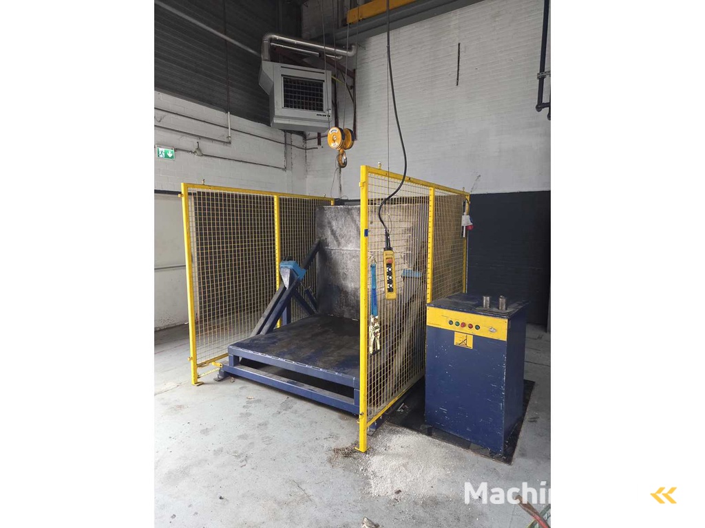 2008 Bouwmeester Metaal Kistenkantelaar