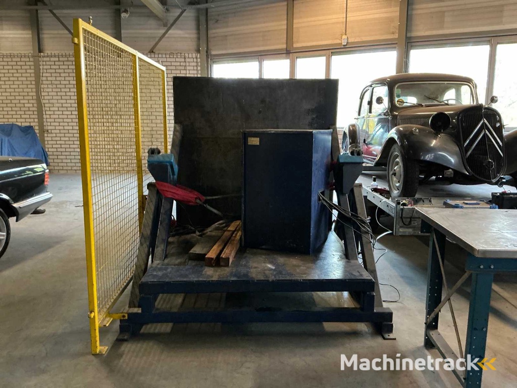 2008 Bouwmeester Metaal Kistenkantelaar