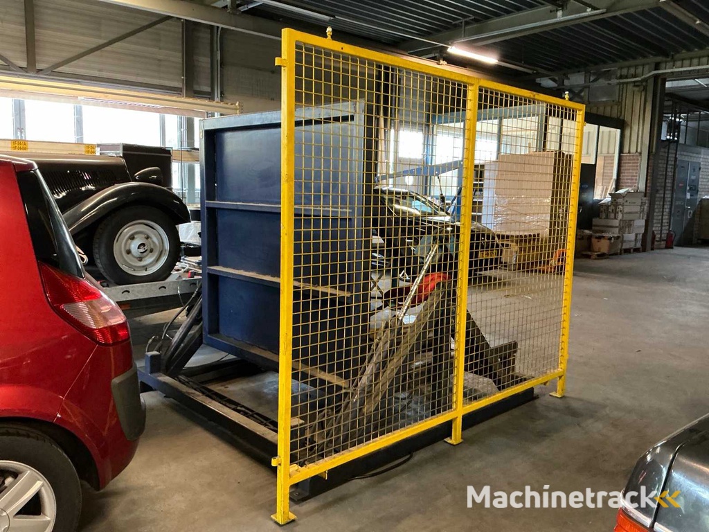 2008 Bouwmeester Metaal Kistenkantelaar