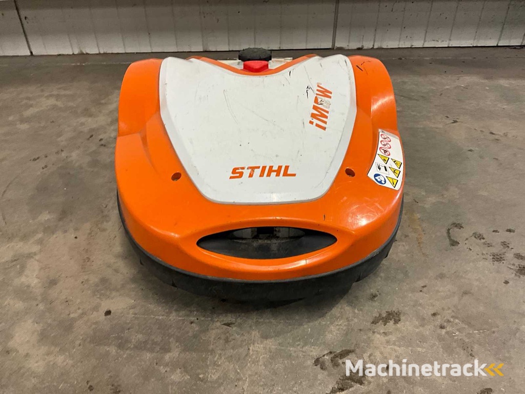 2021 Stihl RMI 632 P imow Robotmaaier met laadstation