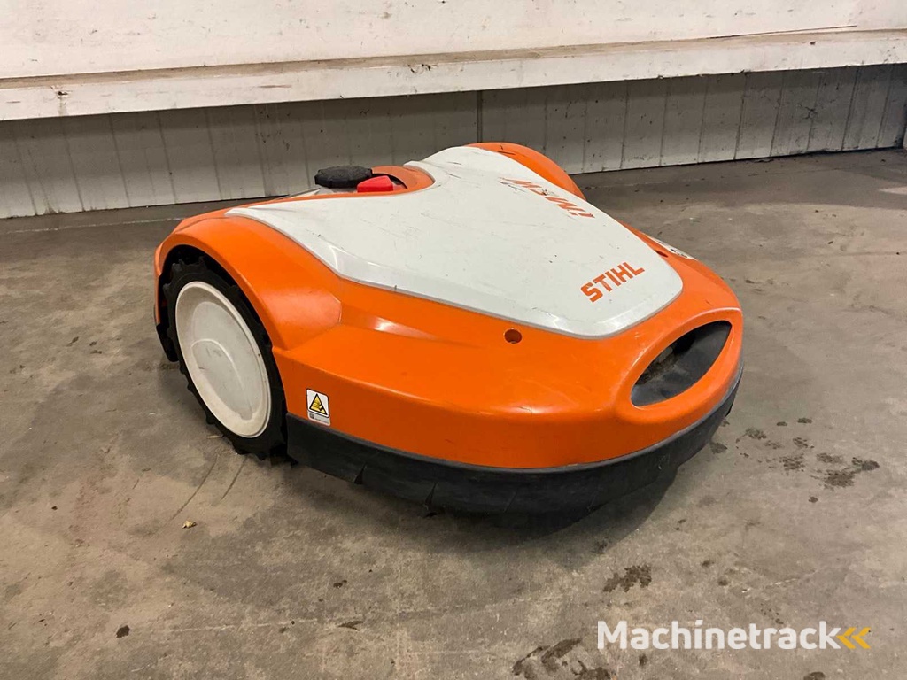 2021 Stihl RMI 632 P imow Robotmaaier met laadstation