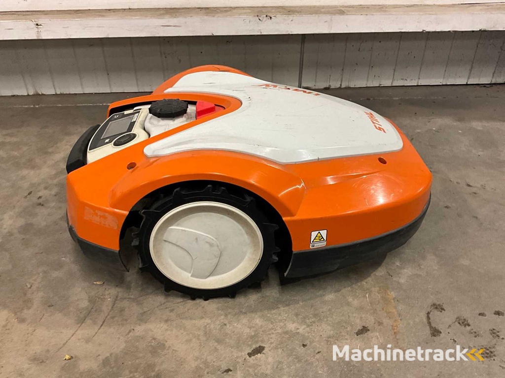 2021 Stihl RMI 632 P imow Robotmaaier met laadstation