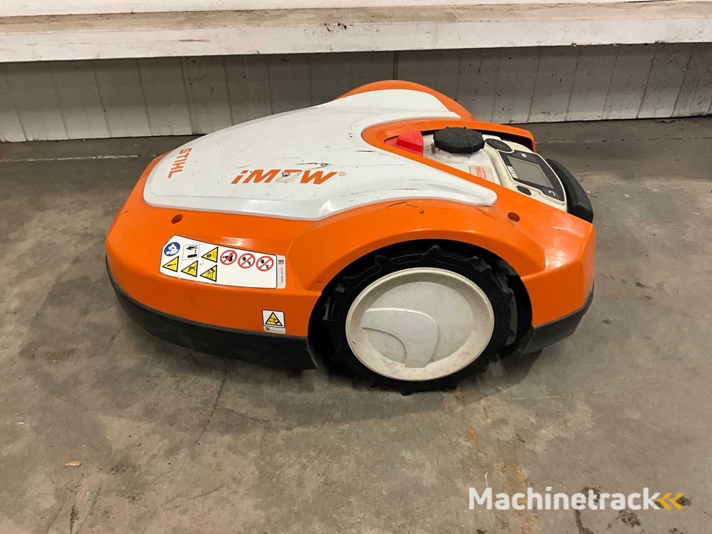 2021 Stihl RMI 632 P imow Robotmaaier met laadstation