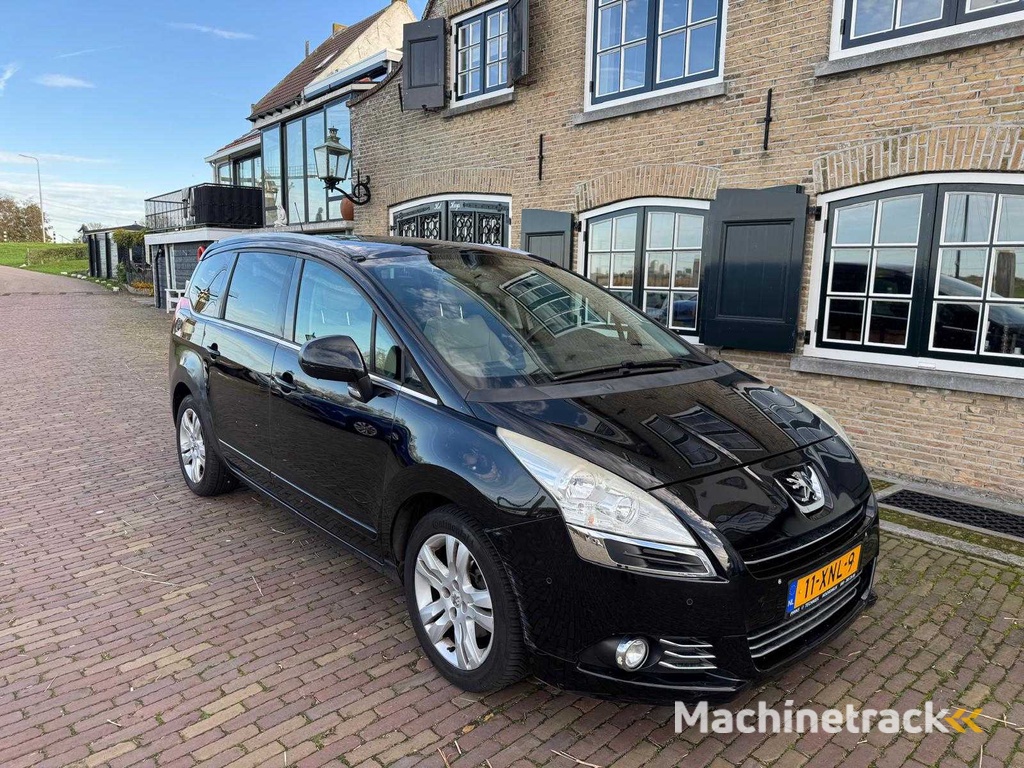Peugeot  5008  1.6 THP Allure Pano Leder 7 persoon 11-XNL-9