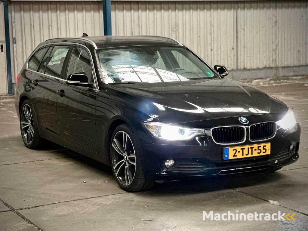 BMW 316i Touring xExecutive; 2-TJT-55