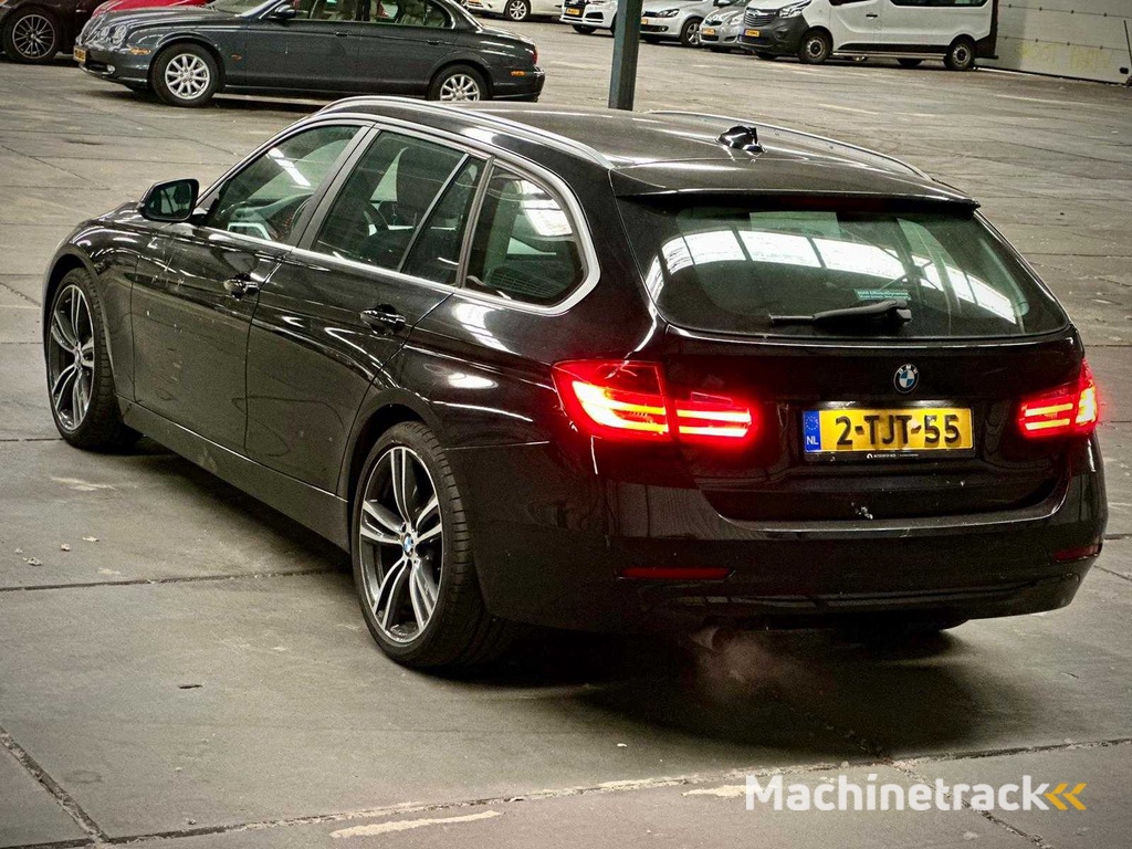 BMW 316i Touring xExecutive; 2-TJT-55