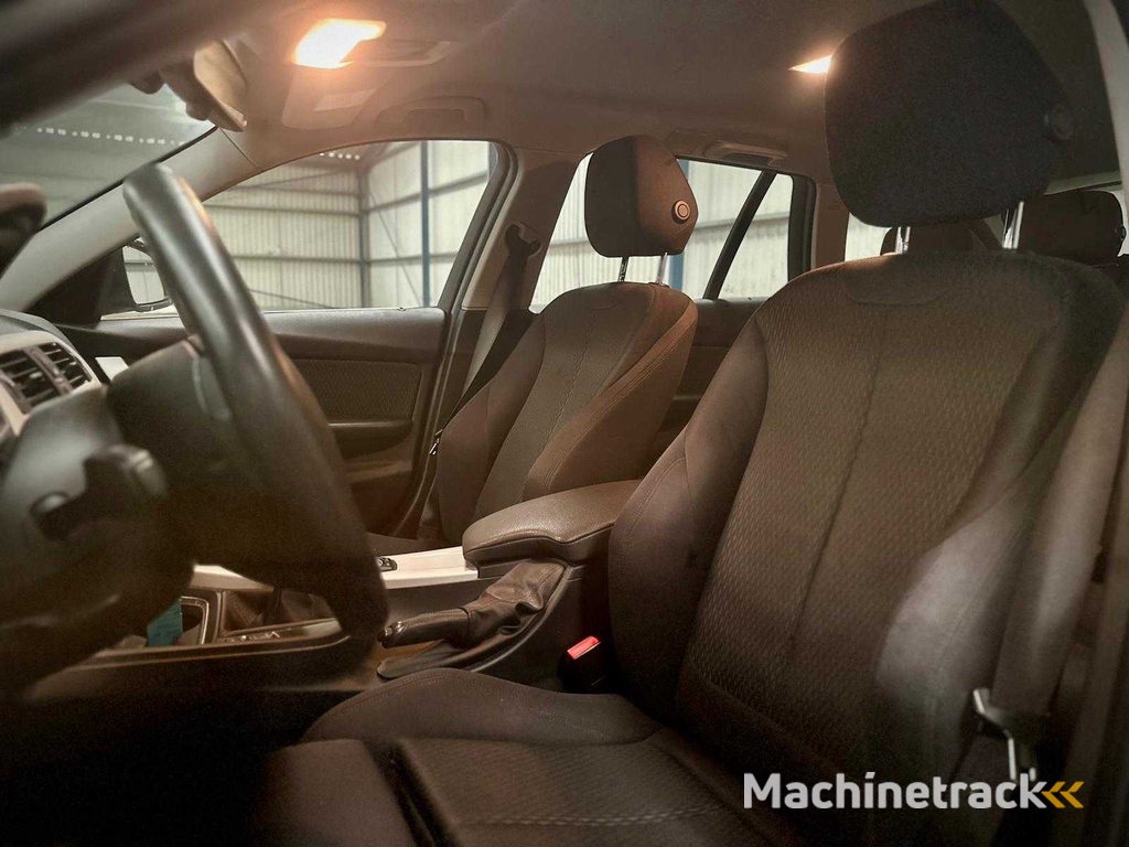 BMW 316i Touring xExecutive; 2-TJT-55