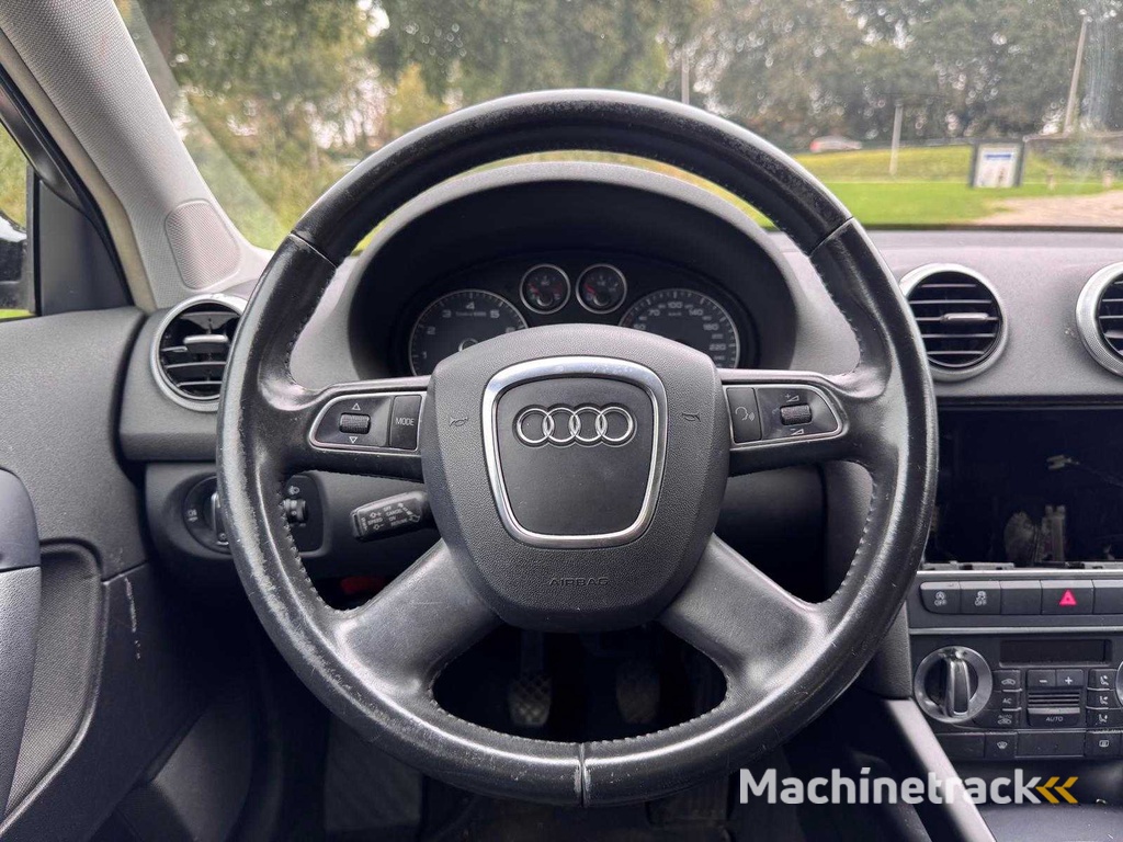 Audi A3 Sportback 1.2 TFSI Attraction Pro Line Business; 49-PVK-7