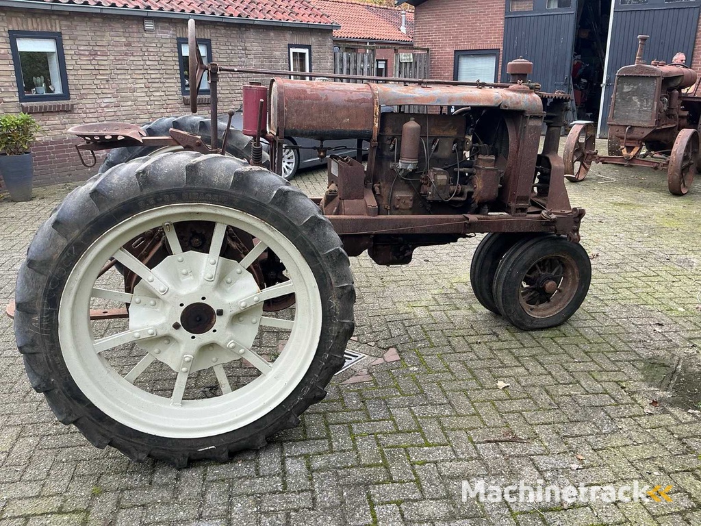 Farmall Regular Oldtimer tractor