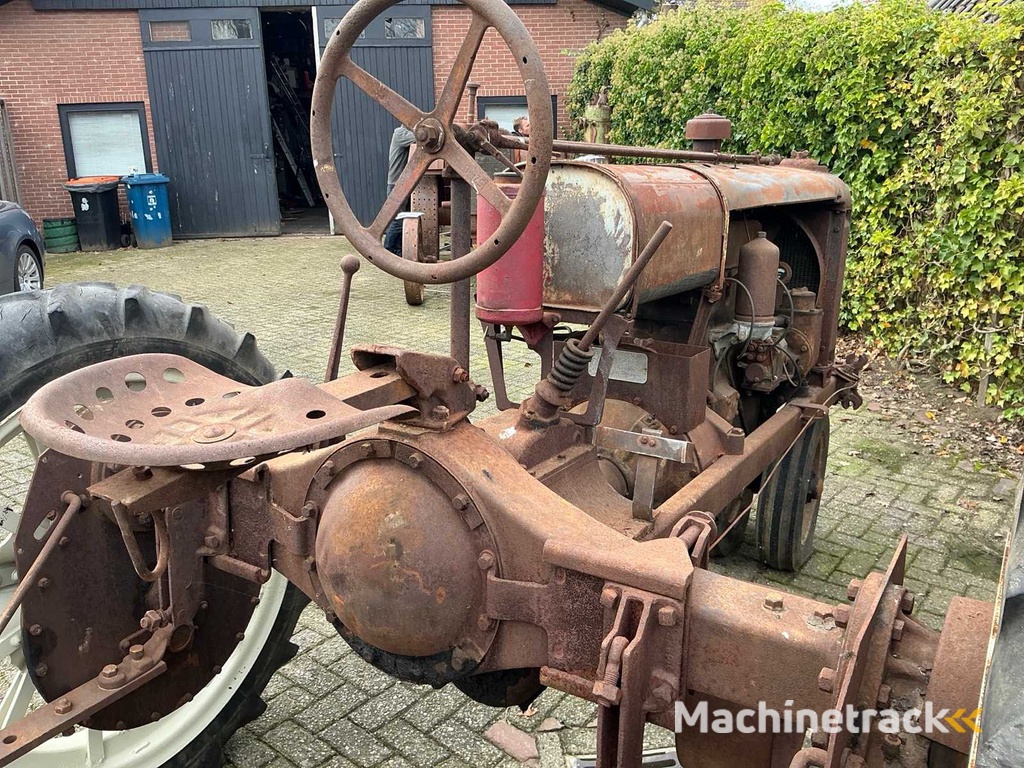 Farmall Regular Oldtimer tractor