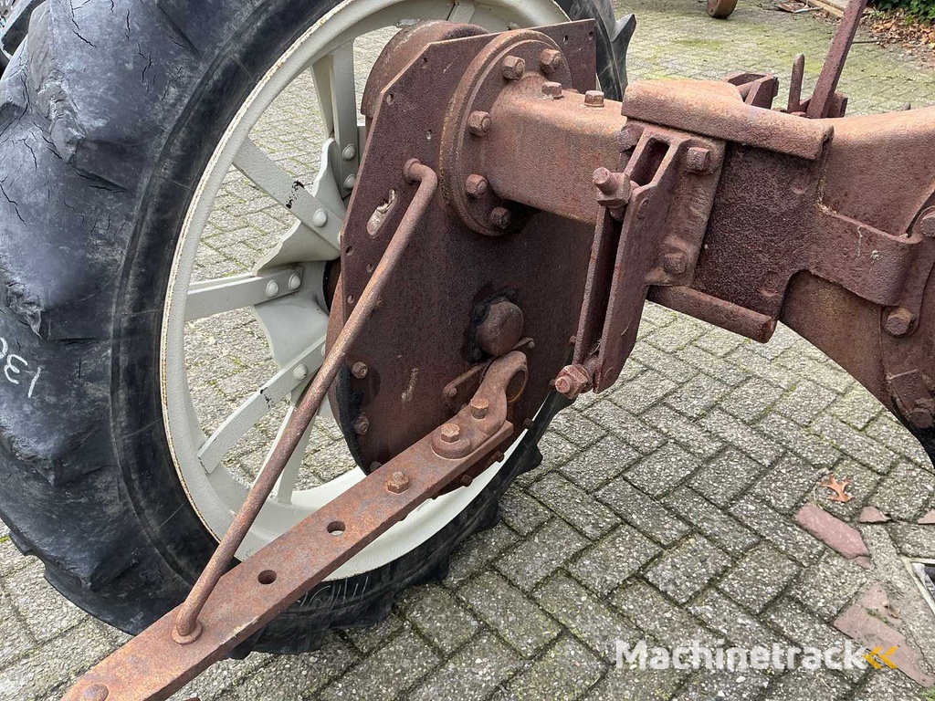 Farmall Regular Oldtimer tractor