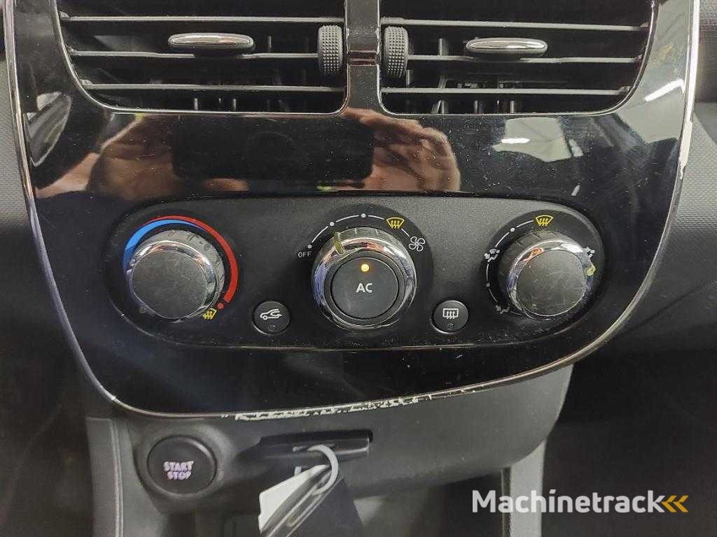 Renault Clio 0.9 TCe Expression , 1-KSV-24