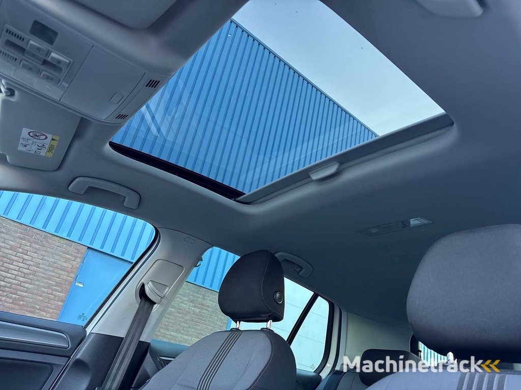 Volkswagen Golf 1.4 TSI Connected Series Car 2016 | T-420-BR