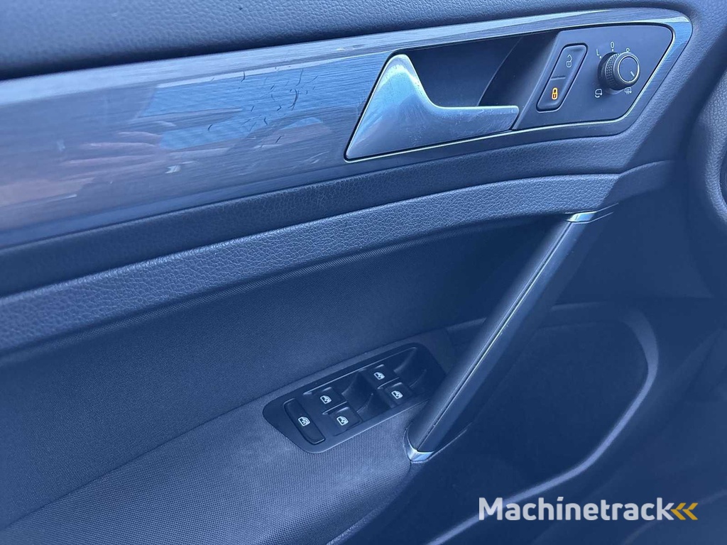 Volkswagen Golf 1.4 TSI Connected Series Car 2016 | T-420-BR