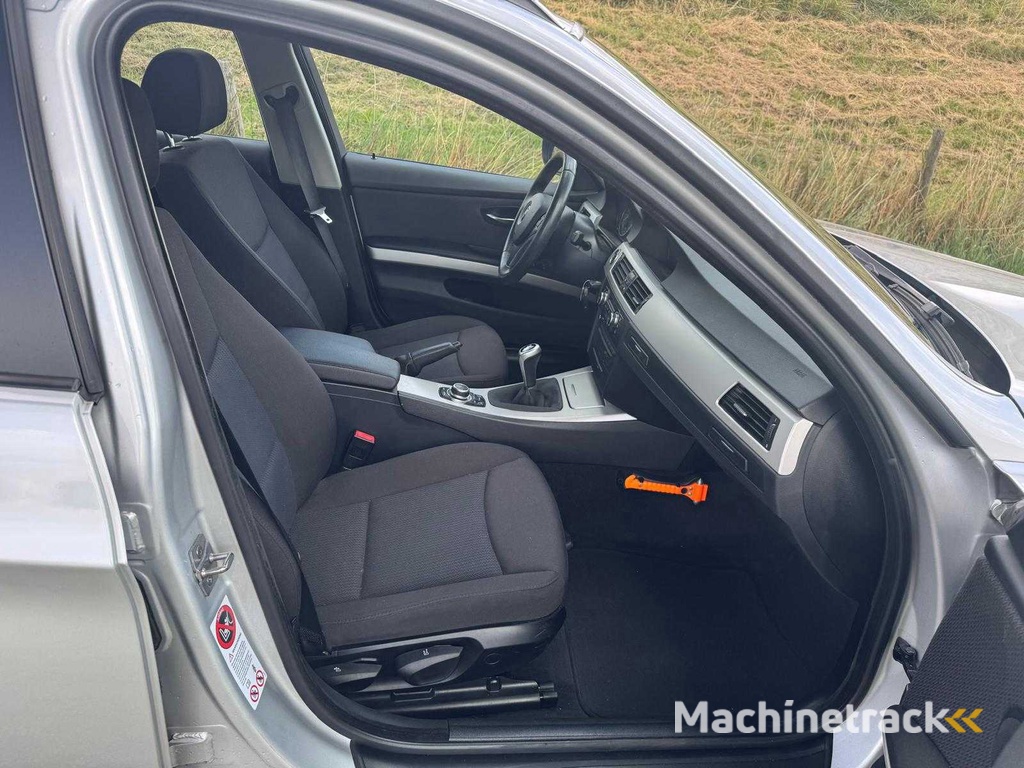 BMW 3-serie Touring 318i Business Line 36-PTT-9