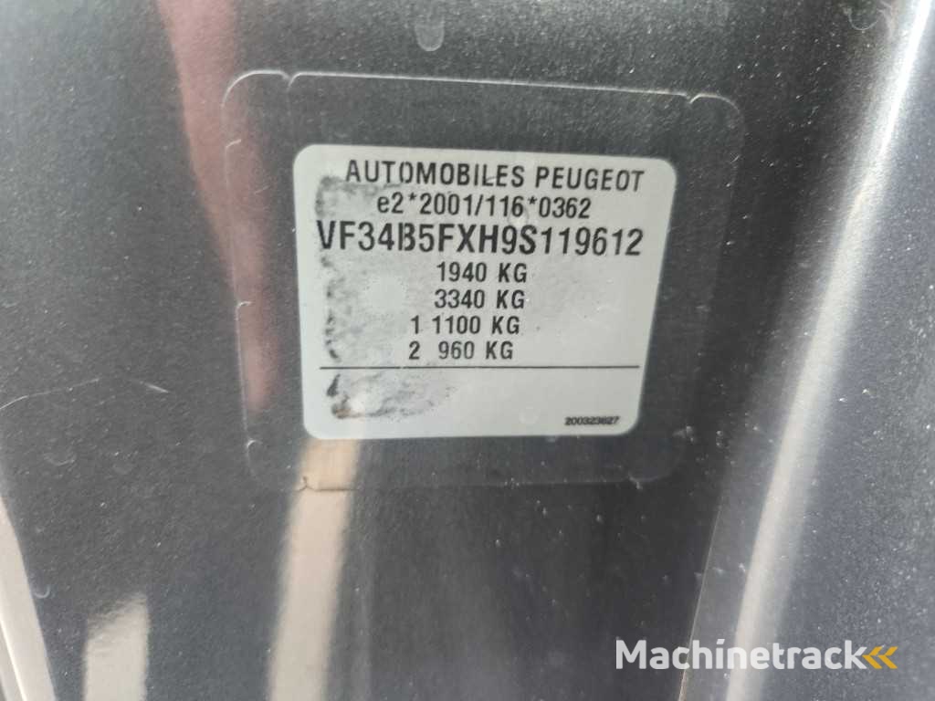 Peugeot 308 CC 1.6 Turbo Premiere; 05-JNV-5