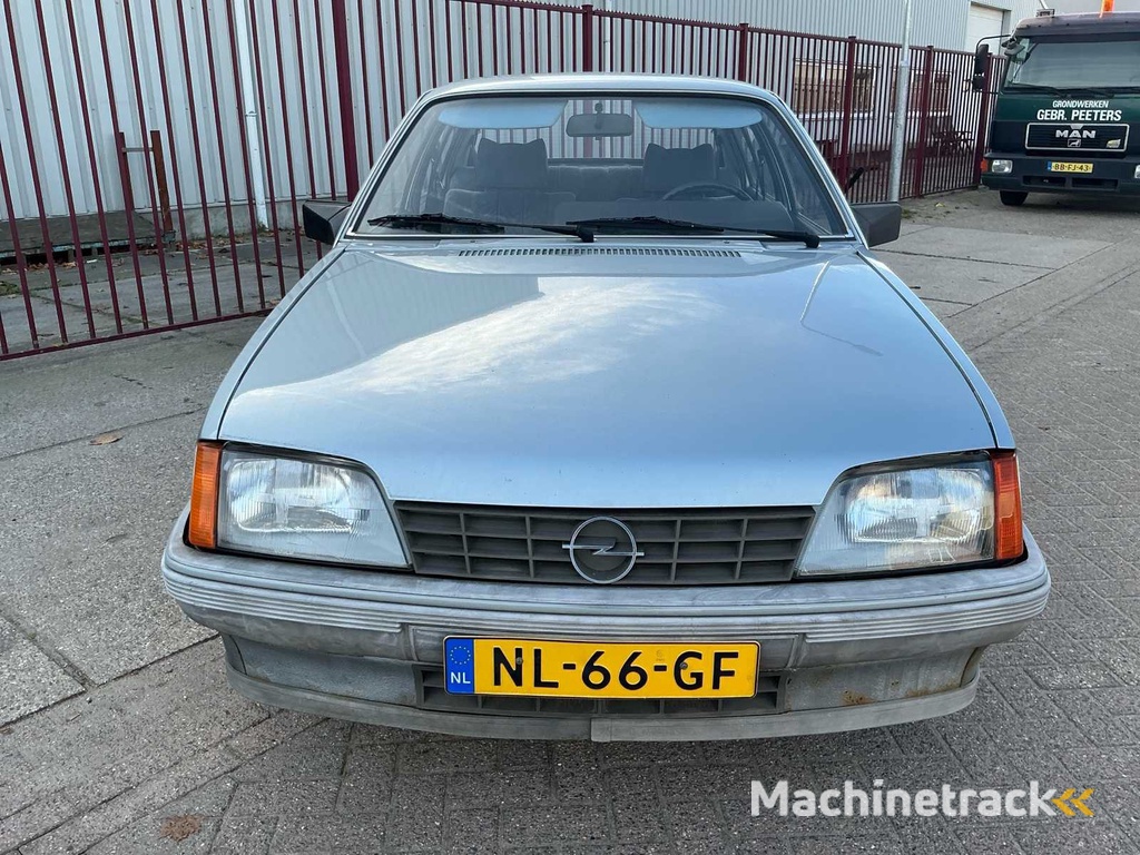Opel Rekord 2.0 S Berlina Classic car