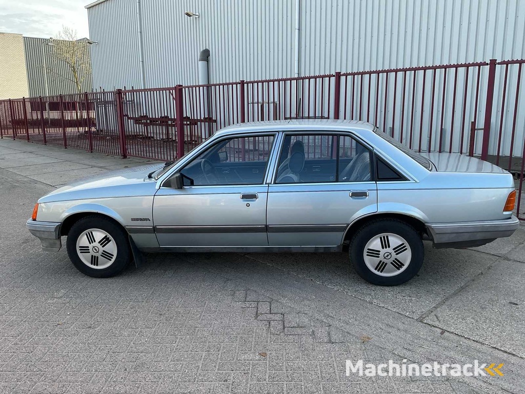 Opel Rekord 2.0 S Berlina Classic car