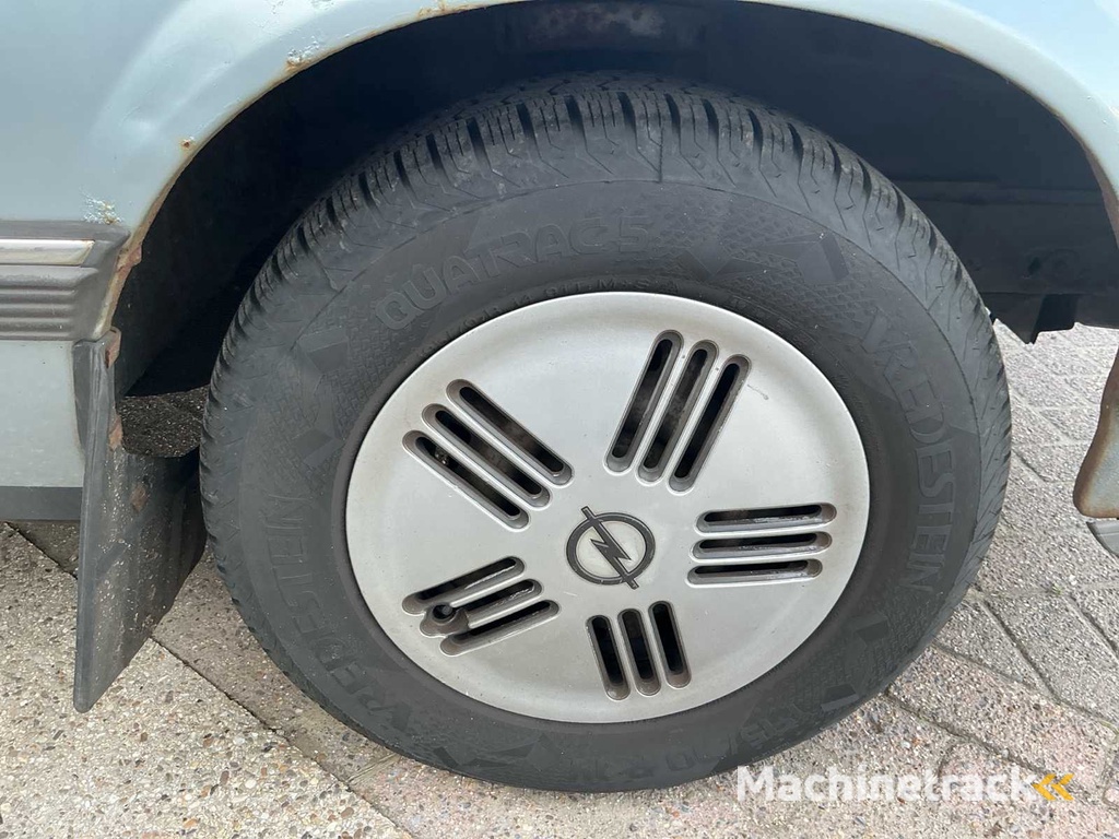 Opel Rekord 2.0 S Berlina Classic car