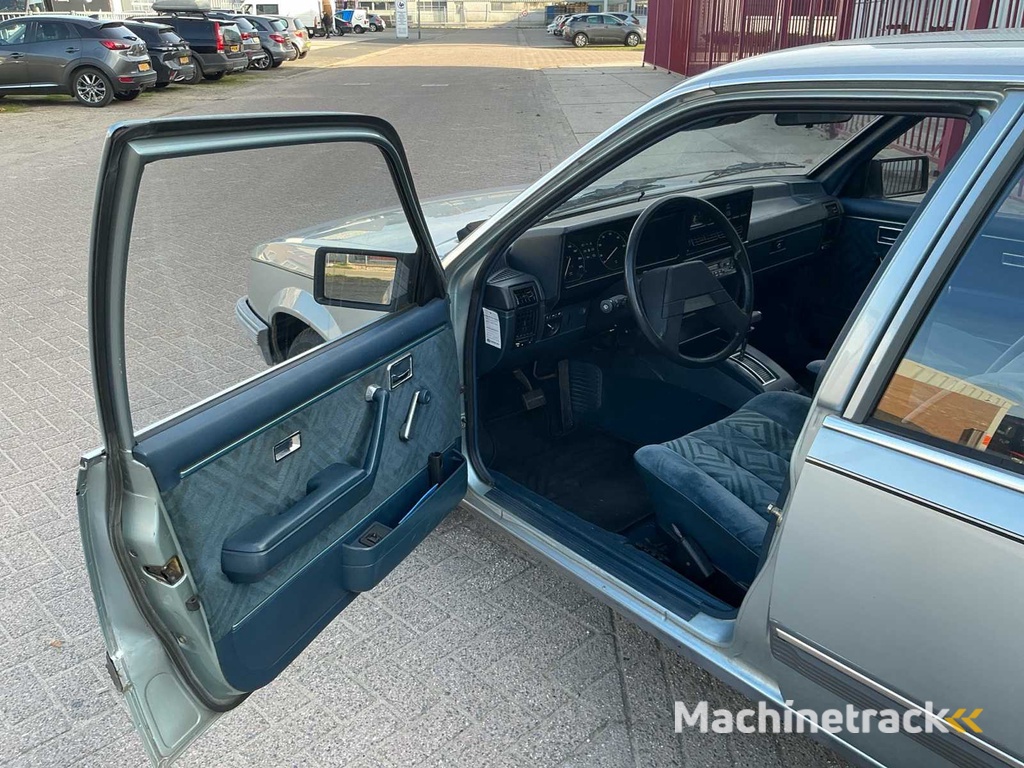 Opel Rekord 2.0 S Berlina Classic car