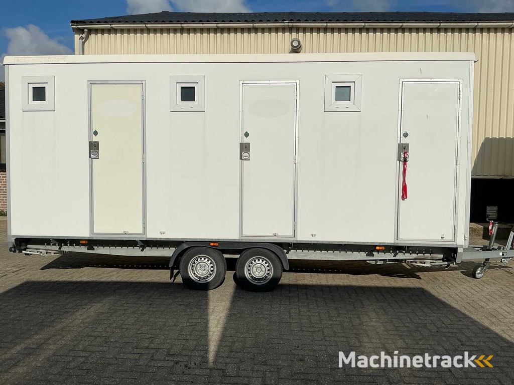 2018 Easywagen 660 Duschwagen mit 3 Duschräumen