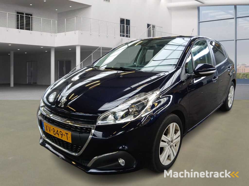 Peugeot 208 1.2 PureT. Signature, ; XV-849-T