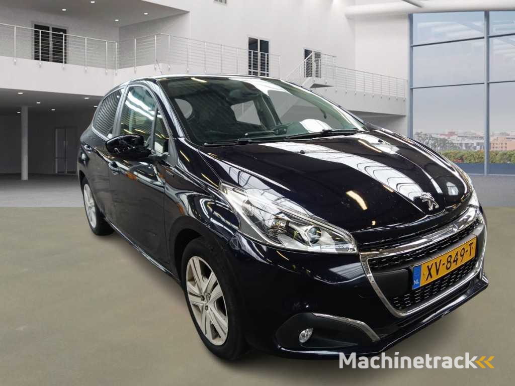 Peugeot 208 1.2 PureT. Signature, ; XV-849-T