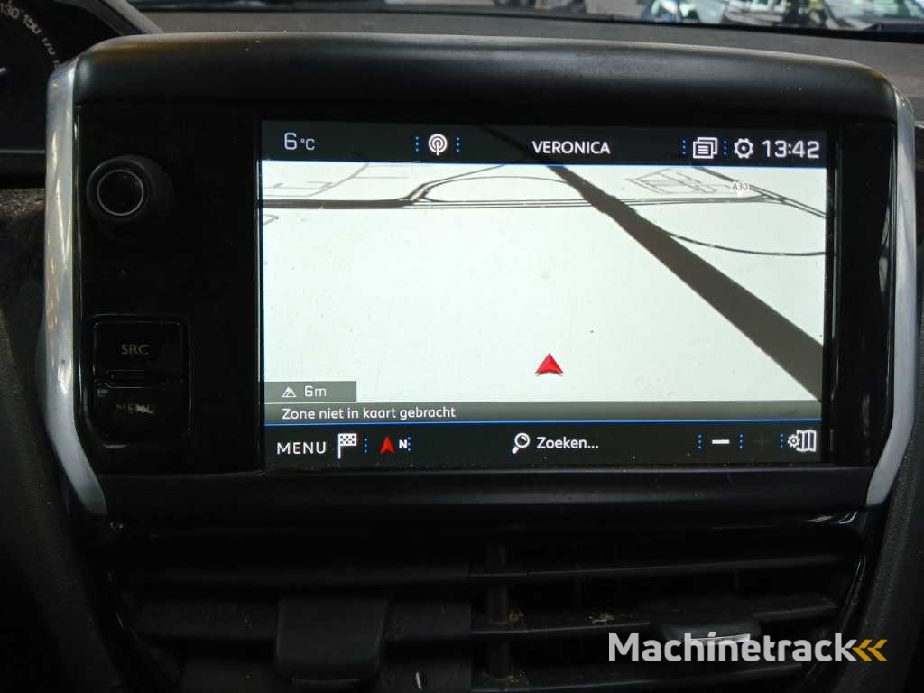 Peugeot 208 1.2 PureT. Signature, ; XV-849-T