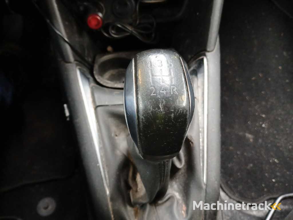 Peugeot 208 1.2 PureT. Signature, ; XV-849-T