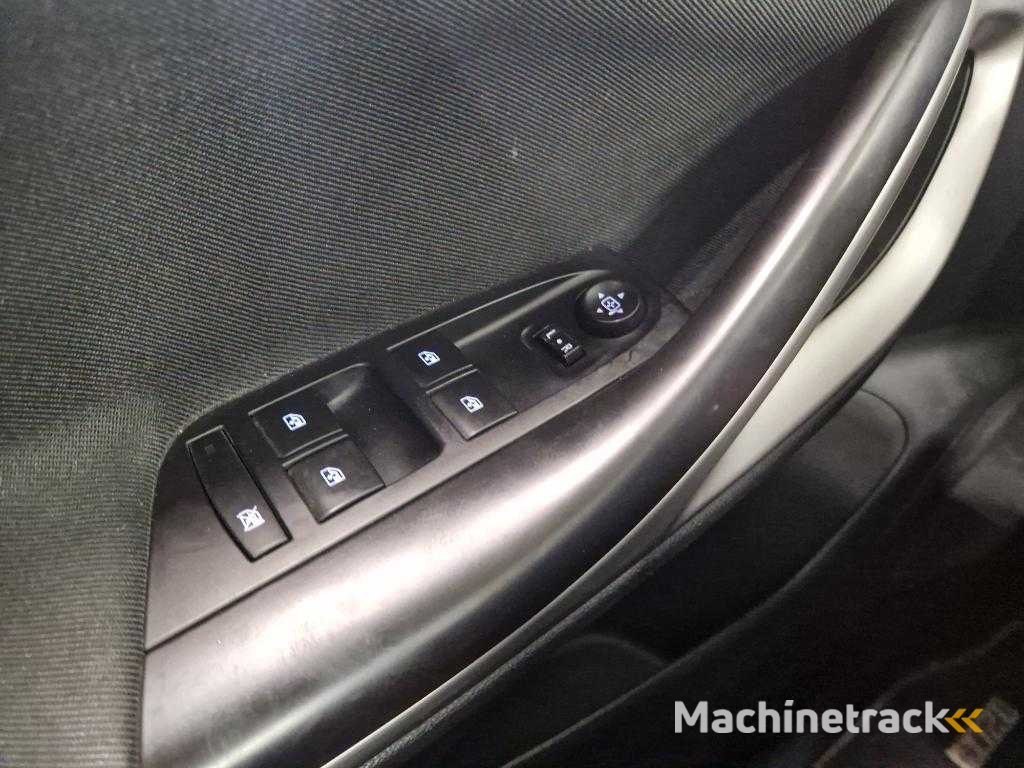 Opel Astra Sports Tourer 1.2 Launch Ed , ; J-393-FR