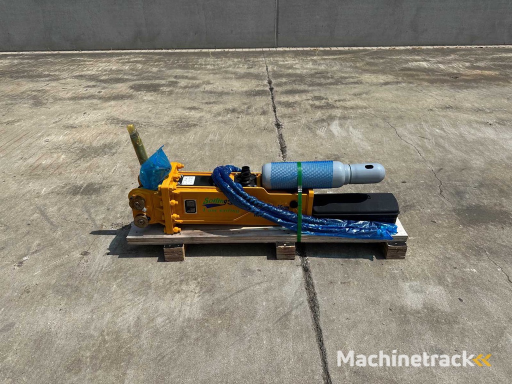 Sailing - 2025 - 35 - Hydraulic hammer