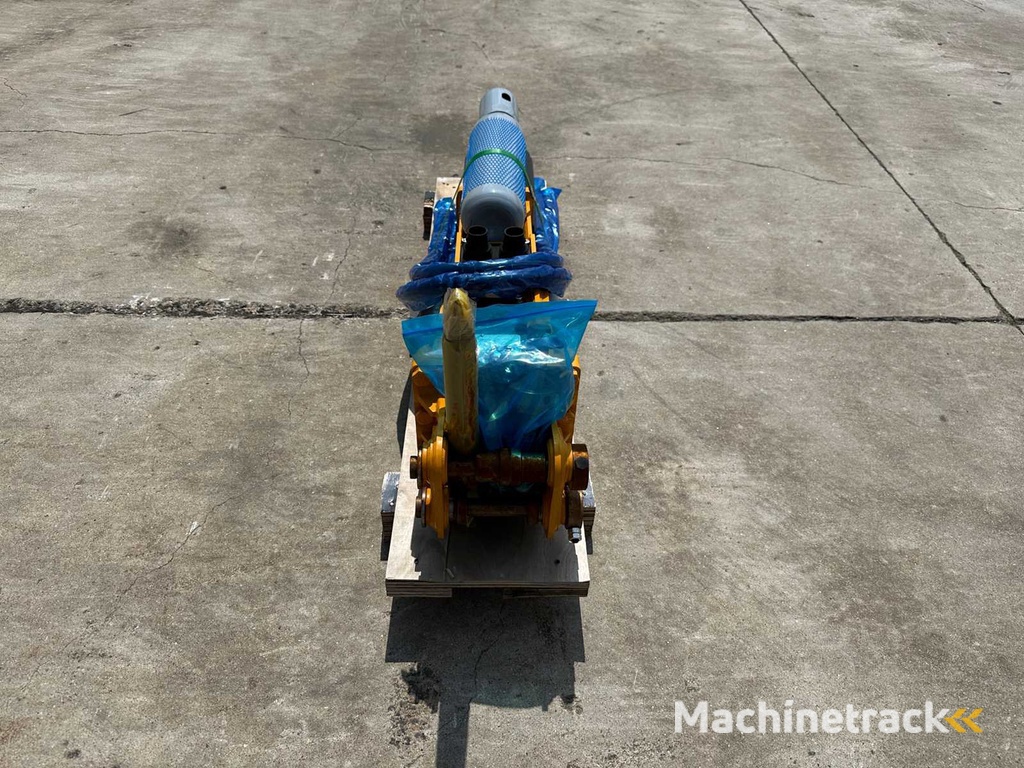 Sailing - 2025 - 35 - Hydraulic hammer