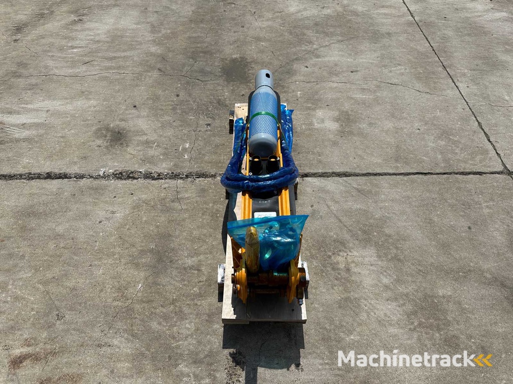 Sailing - 2025 - 35 - Hydraulic hammer