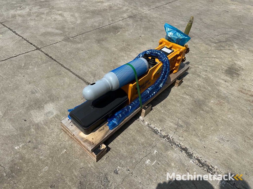 Sailing - 2025 - 35 - Hydraulic hammer