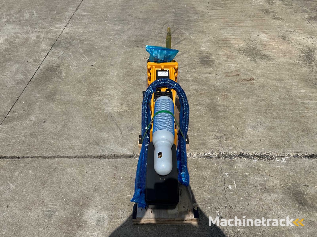 Sailing - 2025 - 35 - Hydraulic hammer